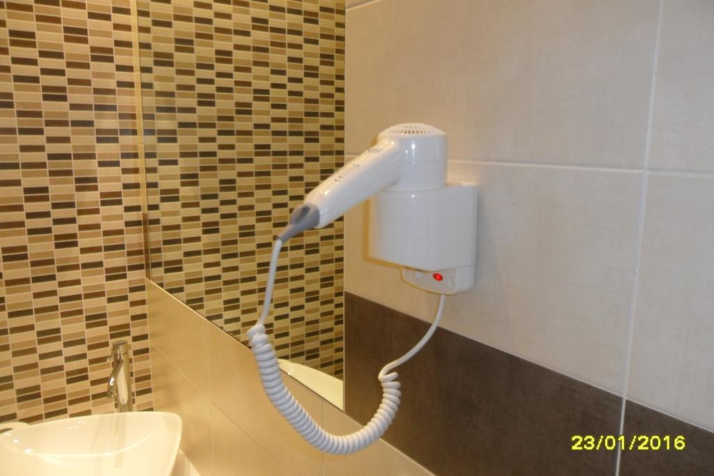 Location Lory Hotel บุสโตอาร์ซีซีโอ ภายนอก รูปภาพ